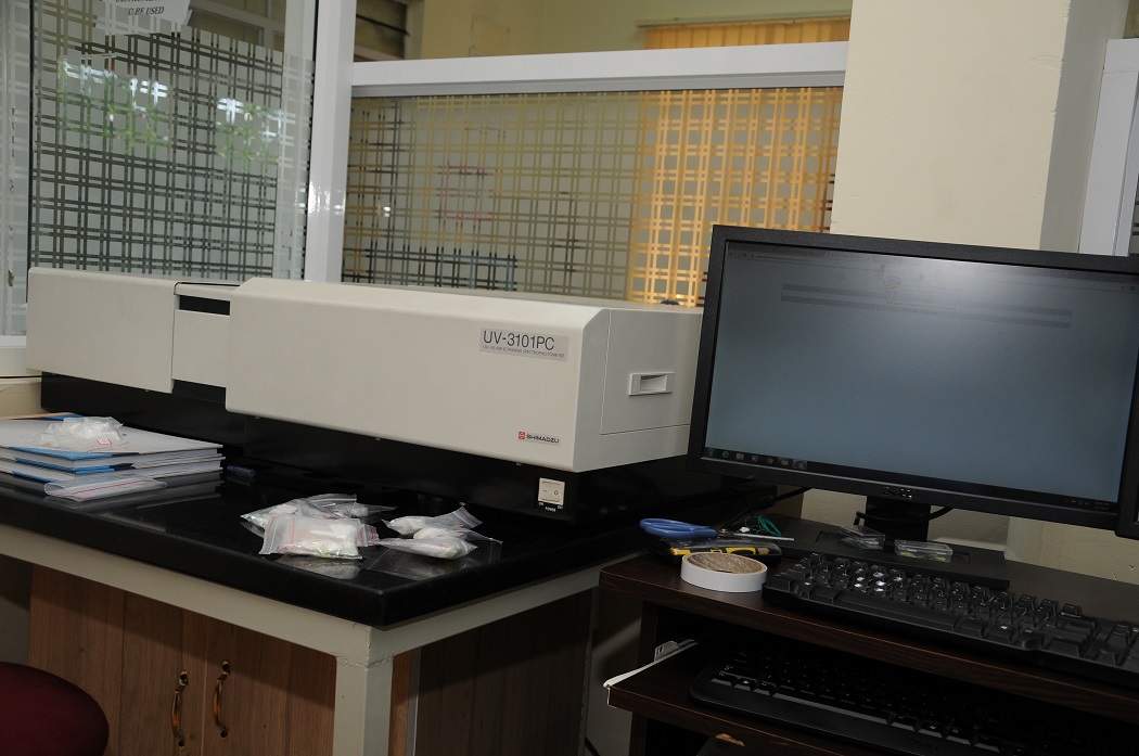 UV VIS NIR double beam Spectrophotometer